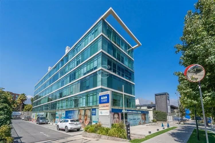 Local Comercial en arriendo en Lo Barnechea