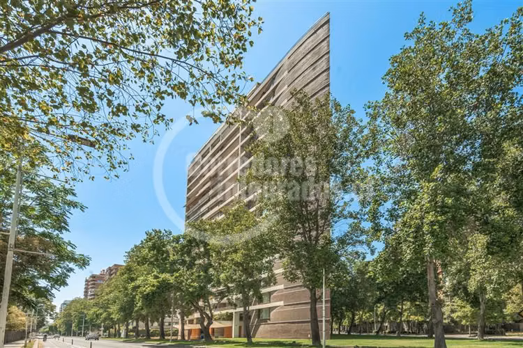 Departamento en venta de 5 dorm. en Las Condes
