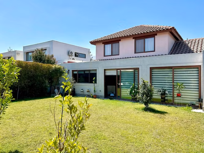 Condominio Taiquen I / Casa Sin Hipoteca / Av. Sta. Filomena