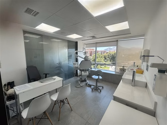 Centro dental en arriendo en Lo Barnechea