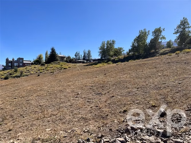 Terreno con vista privilegiada y alto potencial en Farellone