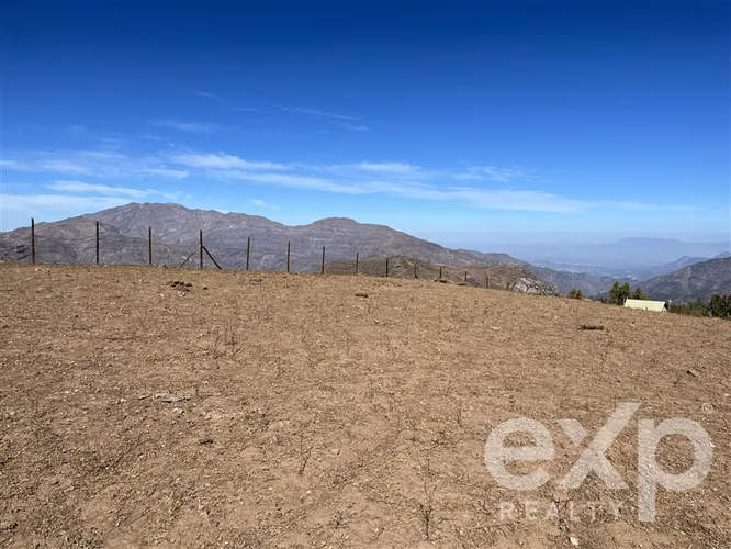 Terreno con vista privilegiada y alto potencial en Farellone