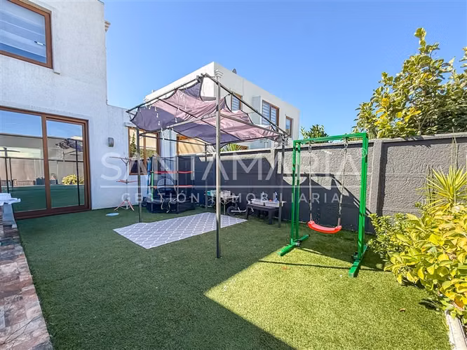 Casa en venta de 4 dorm. en Concepción