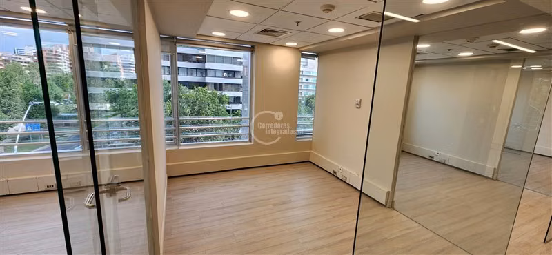 Oficina en arriendo en Vitacura