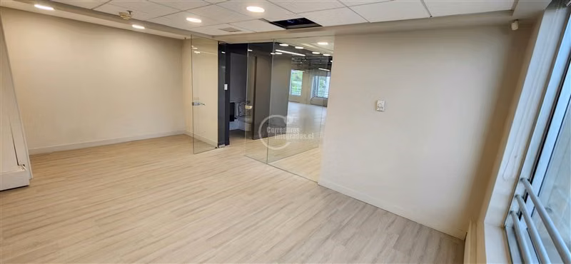 Oficina en arriendo en Vitacura