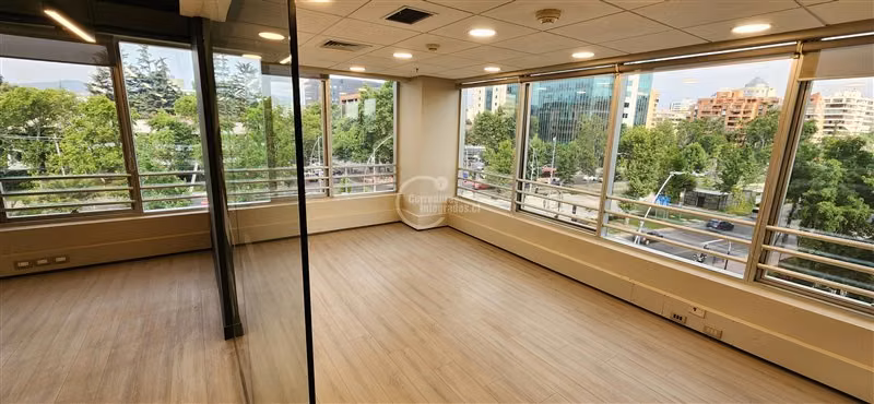 Oficina en arriendo en Vitacura