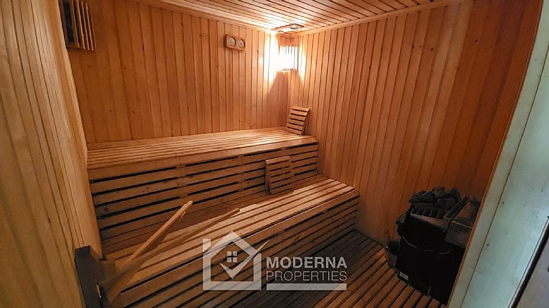 Casa en venta de 6 dorm. en La Cruz
