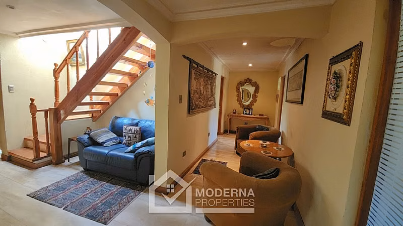 Casa en venta de 6 dorm. en La Cruz