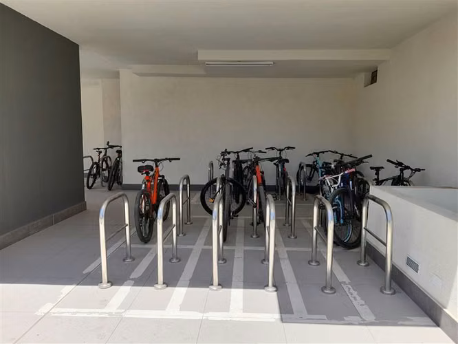 OPORTUNIDAD! Av. Perú 2D 2B con estacionamiento