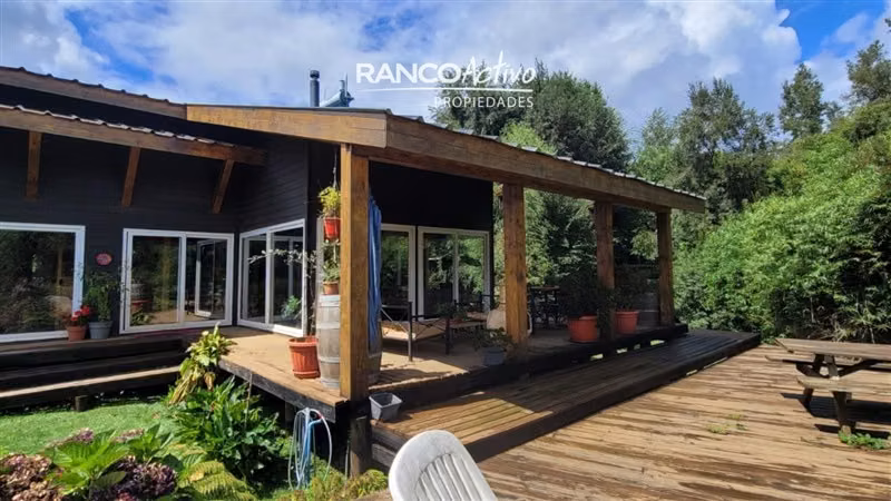 En venta casa en parcela 4 dorm y piscina cerca Valdivia