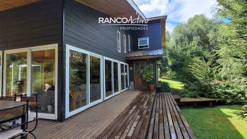 En venta casa en parcela 4 dorm y piscina cerca Valdivia