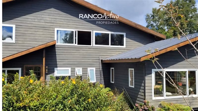 En venta casa en parcela 4 dorm y piscina cerca Valdivia