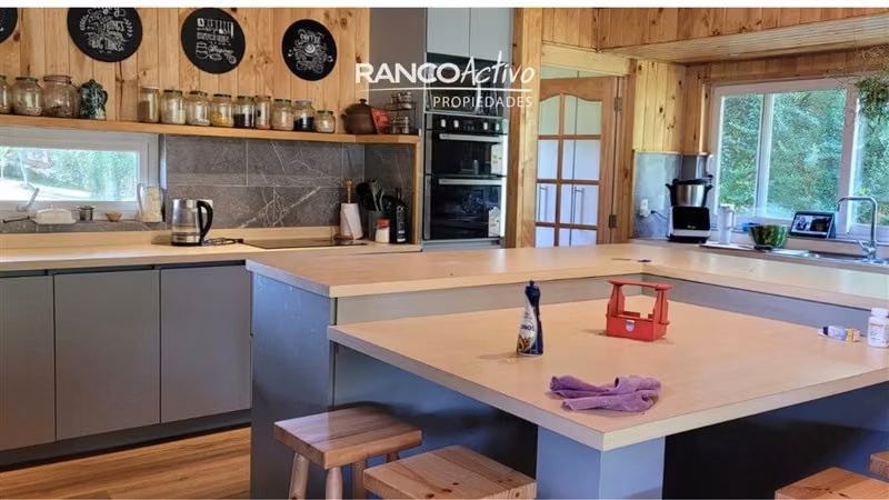 En venta casa en parcela 4 dorm y piscina cerca Valdivia