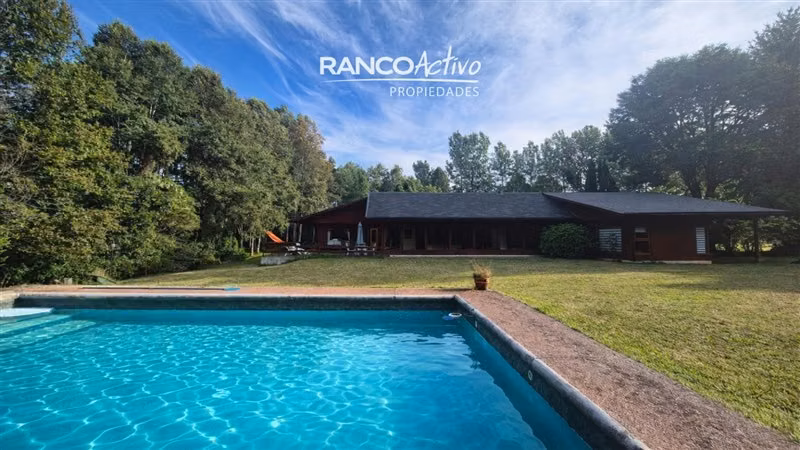 Casa en venta de 6D 5B con Piscina en Angachilla, Valdivia