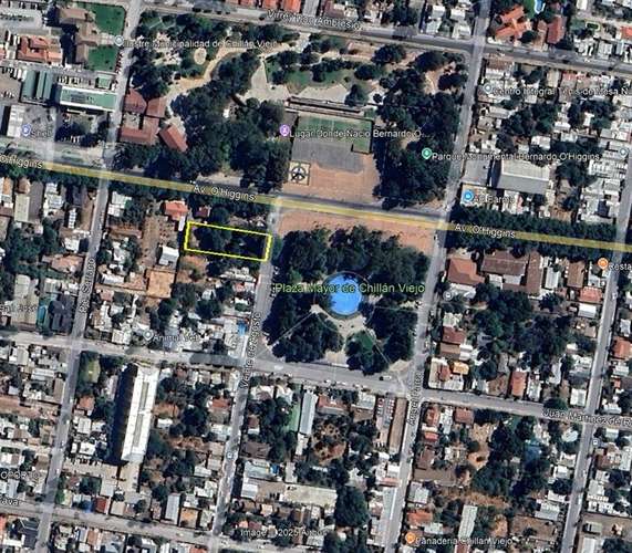 Sitio comercial, frente a plaza Chillán Viejo.