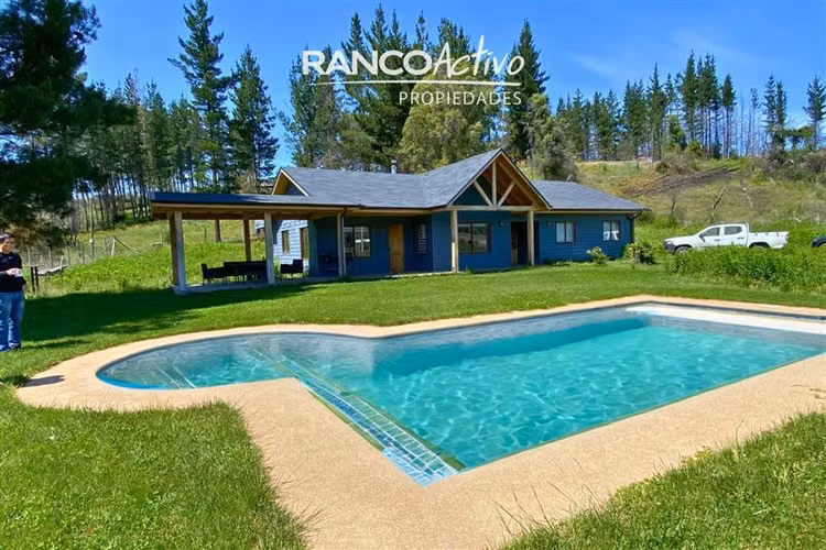 Casa 4D/3B en parcela 5.000 m2 con piscina en Quillon