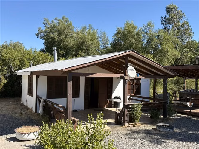Parcela en venta con tres cabañas en San Fabián, Chillán