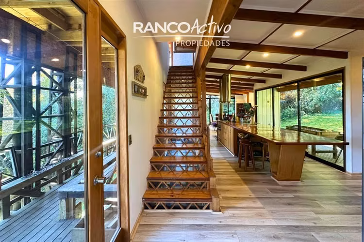 Preciosa Casa Rústica 4D, 3B en Parcela a 10 Min de Valdivia