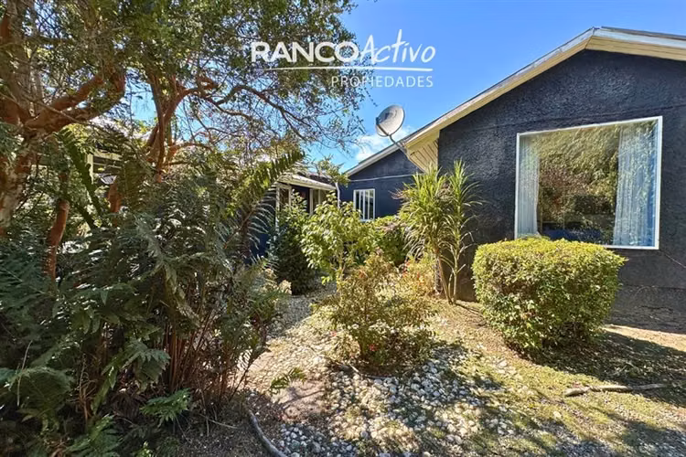 Casa y Parcela 6100m2 con Orilla de Río a 20 Min de Valdivia
