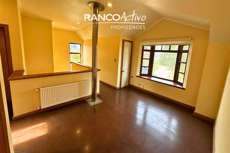 Espectacular Casa en Sector de Torobayo con 4D y 4B Valdivia