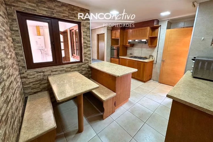 Espectacular Casa en Sector de Torobayo con 4D y 4B Valdivia