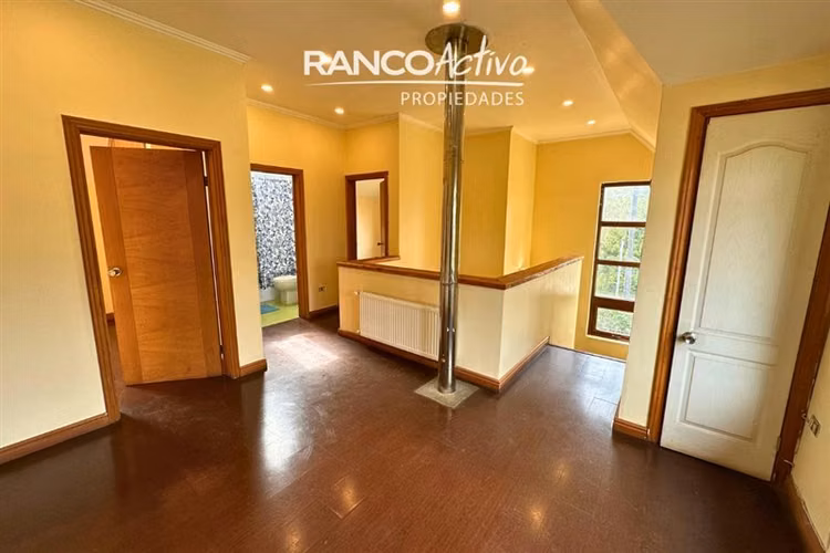 Espectacular Casa en Sector de Torobayo con 4D y 4B Valdivia