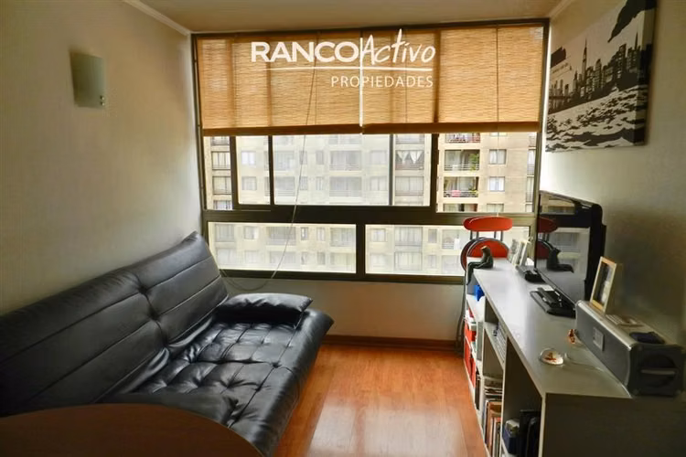 Central departamento en venta de 1 dorm a pasos de La Moneda
