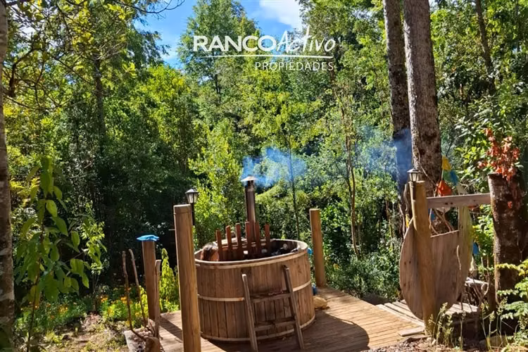 Parcela con Casa, cabaña y tinaja en venta en Villarrica