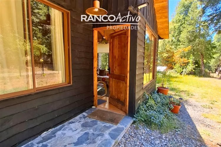 Parcela con Casa, cabaña y tinaja en venta en Villarrica