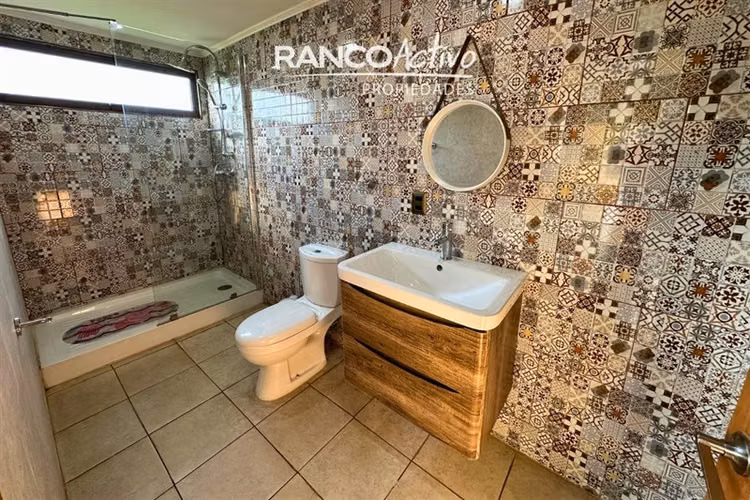 Casa en venta de 5 dorm. en Valdivia