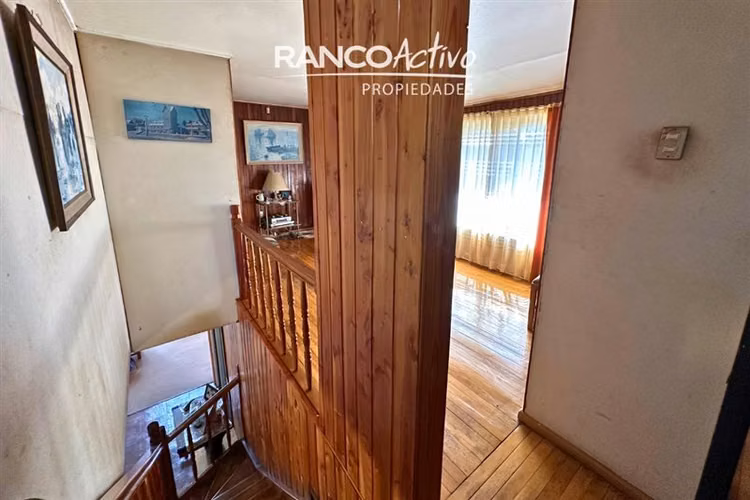 Amplia Casa Esquina en Villa Europa 5D, 3B + 2Cabañas