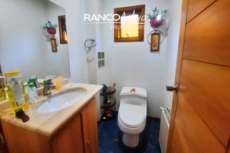 Oportunidad única: Casa con piscina y vista al río Valdivia