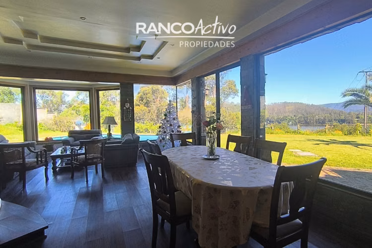 Oportunidad única: Casa con piscina y vista al río Valdivia