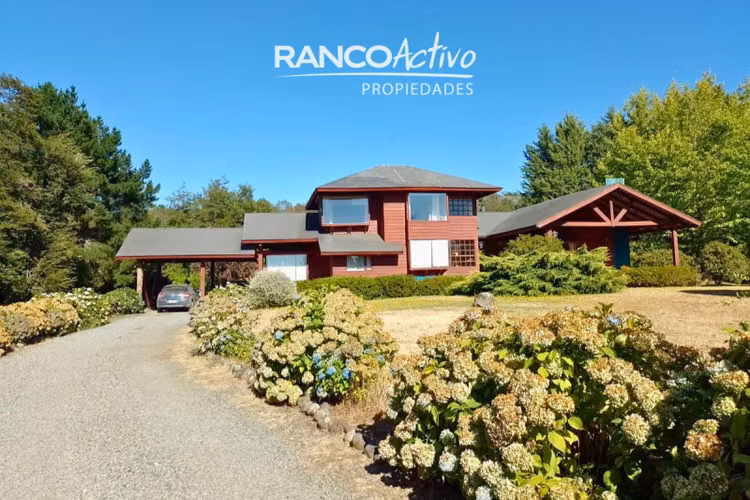 Casa en venta a pasos del centro de Villarrica