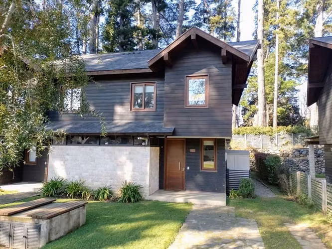 Casa en venta de 3 dorm. en Pucón
