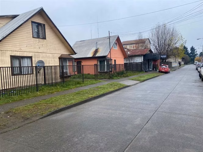 Gran oportunidad, terreno con cuatro casas