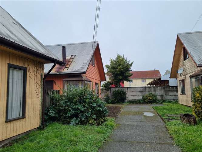 Gran oportunidad, terreno con cuatro casas