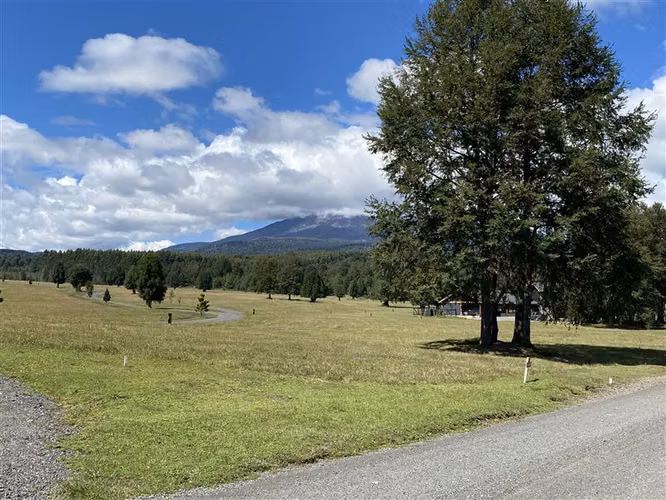 Parcela en exclusivo Proyecto de Pucón, gran vista al Volcán