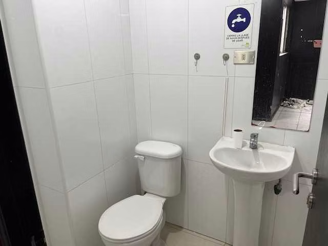 Local Comercial de 130 m2 Av Pablo Neruda (154370)