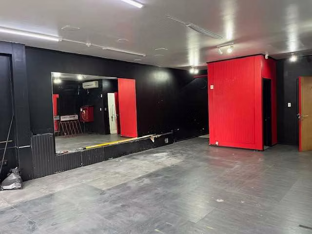 Local Comercial de 130 m2 Av Pablo Neruda (154370)