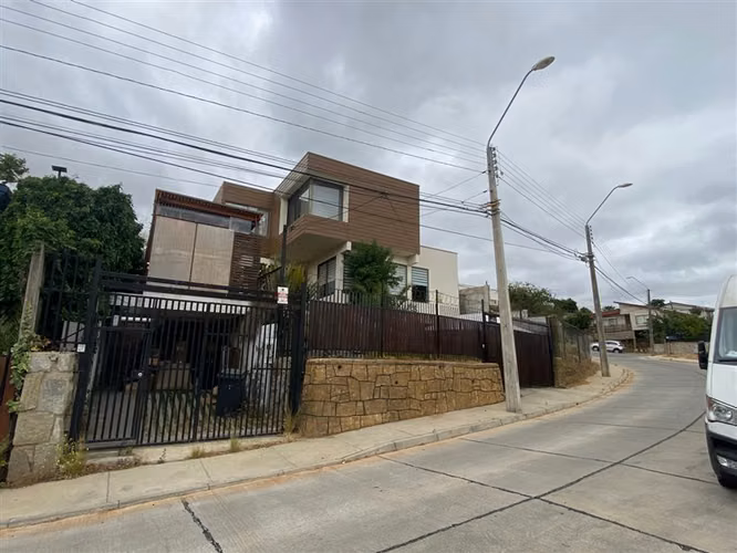 Casa en venta calle Del Nogal de 3 dorm. en Quilpué