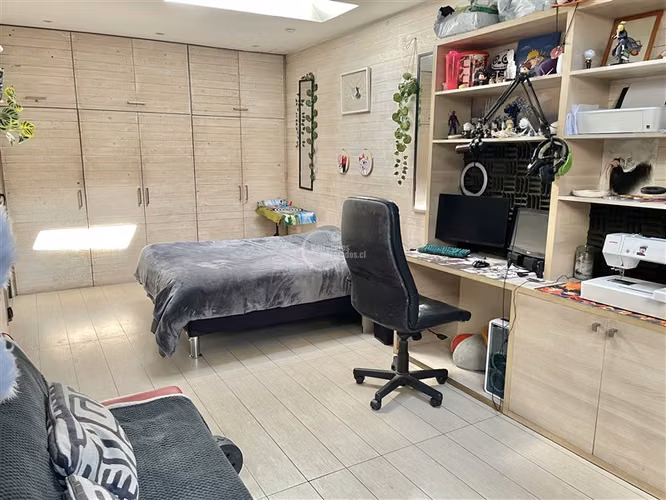 Casa en venta de 4 dorm.+ servicios. en Las Condes - Imagen 9