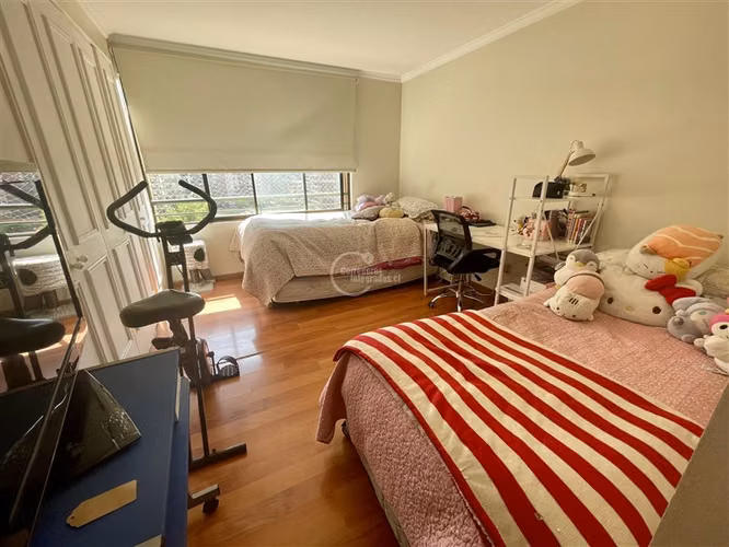 Amplio departamento, 3 dorm más servicio, terraza gran vista - Imagen 12
