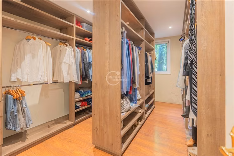 Casa estilo inglés, exclusiva en Las Lomas de La Dehesa
