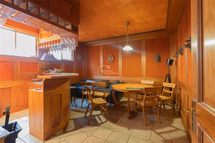 Casa estilo inglés, exclusiva en Las Lomas de La Dehesa