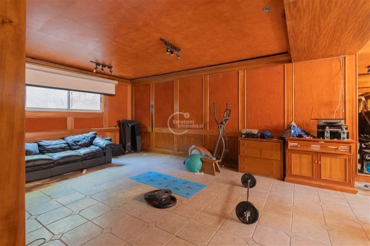 Casa estilo inglés, exclusiva en Las Lomas de La Dehesa