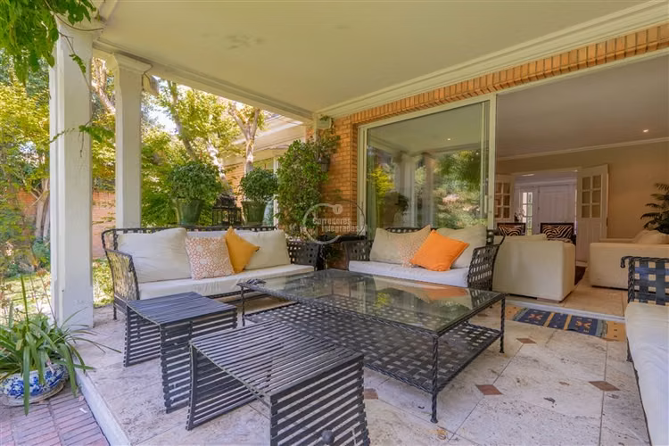 Casa estilo inglés, exclusiva en Las Lomas de La Dehesa