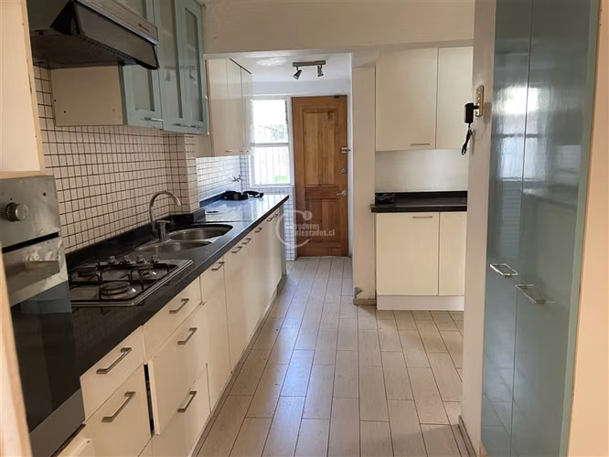 Casa en venta de 5 dorm. en Las Condes
