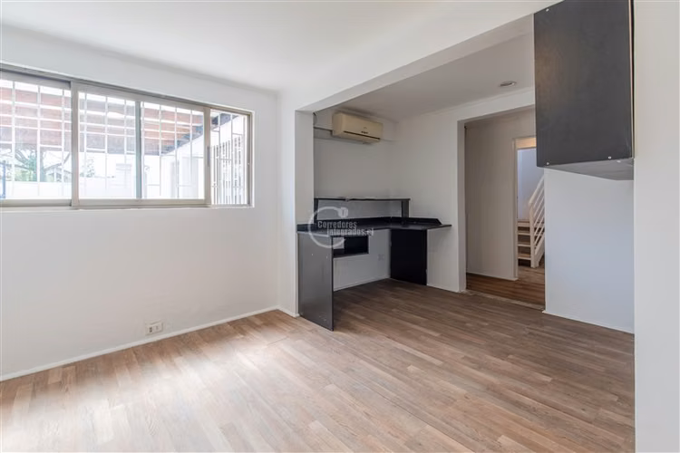 Casa en venta de 5 dorm. en Las Condes