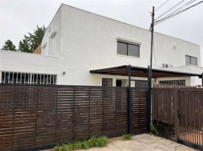 Casa en venta de 5 dorm. en Las Condes